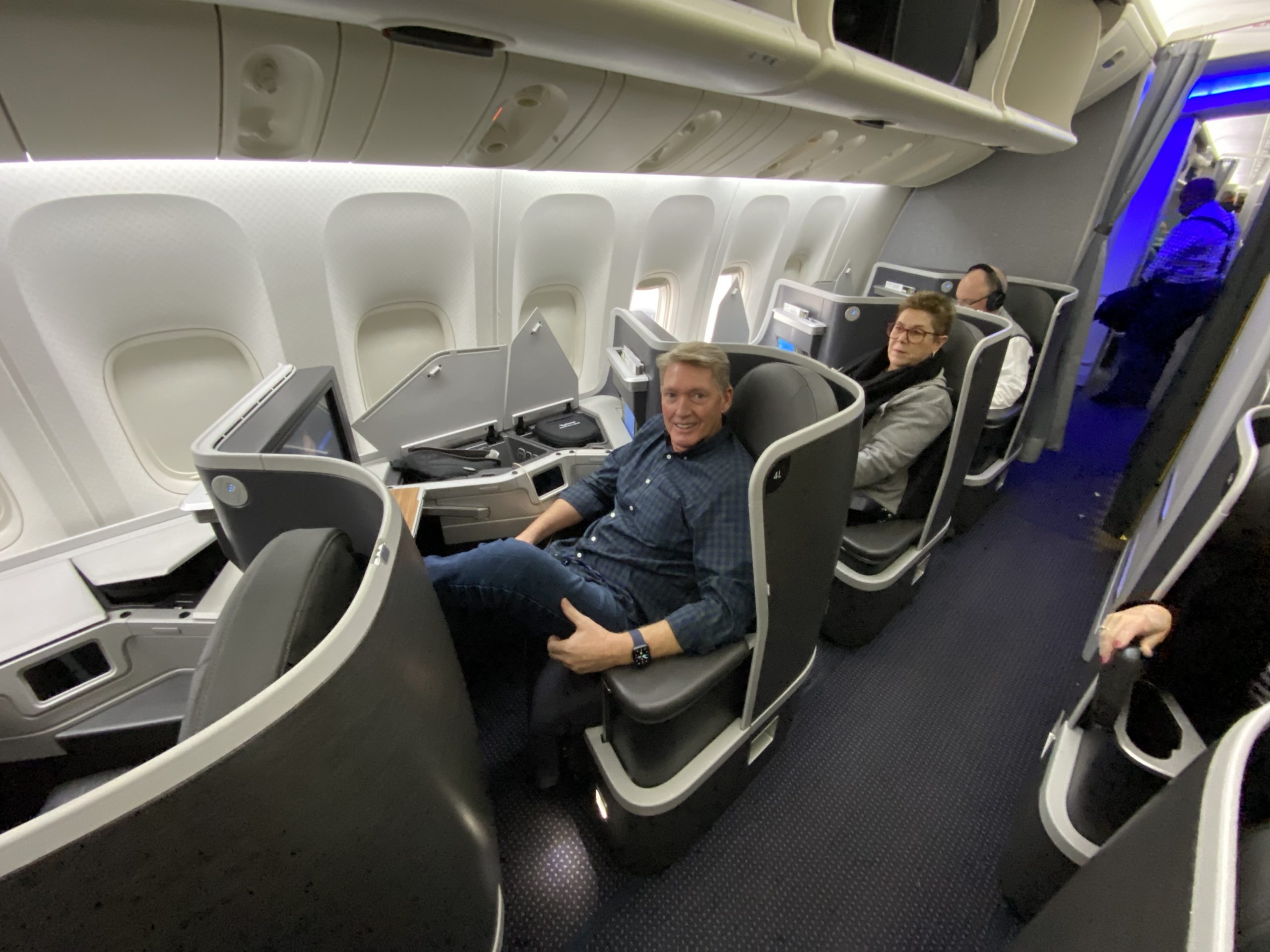 American Airlines Boeing B777 200ER 273pax seat review by sean bickley